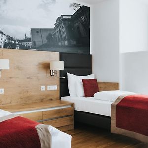 Kamer met Twee Aparte Bedden de Toegang voor Gehandicapten